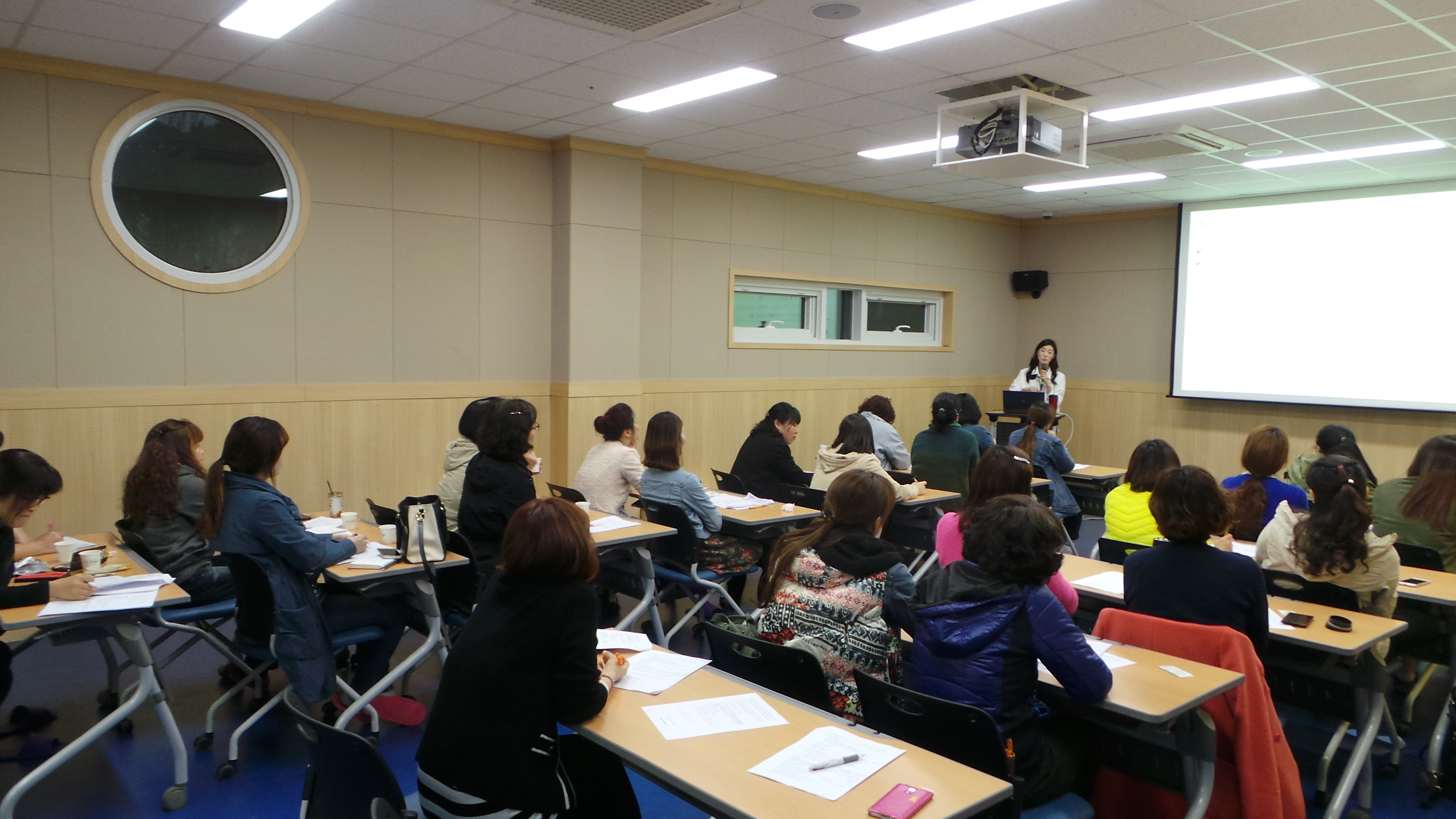 평가인증 2차 지표에 근거한 보육일지 작성의 실제 보육교직원 교육 - 3월