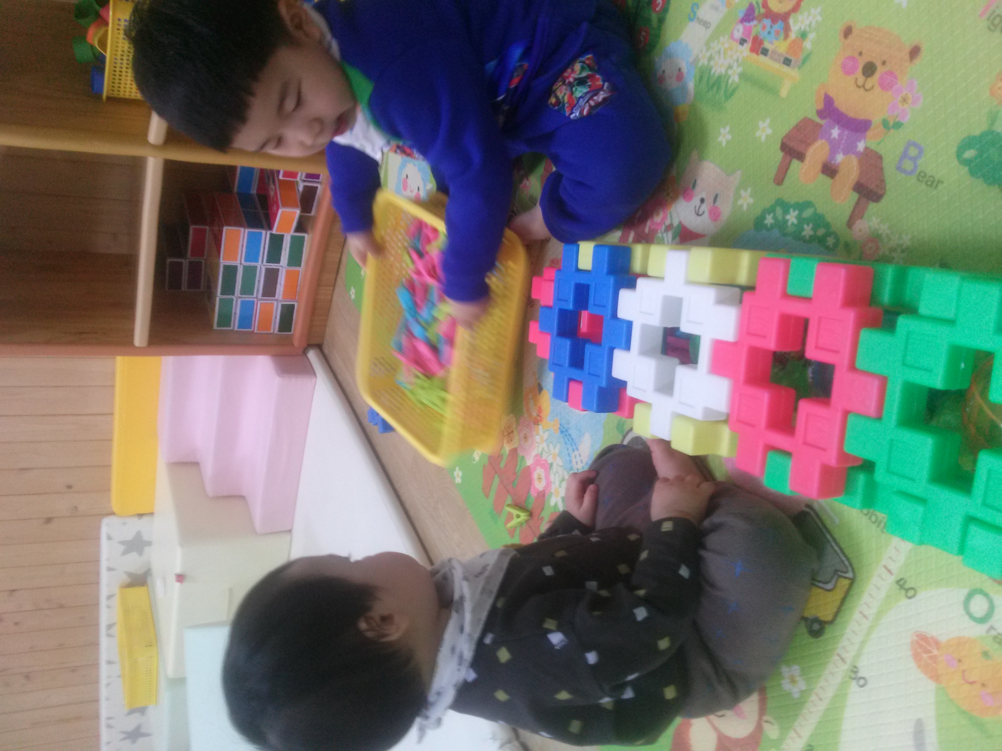 기차만들기 놀이를 해요.(야간시간제보육)