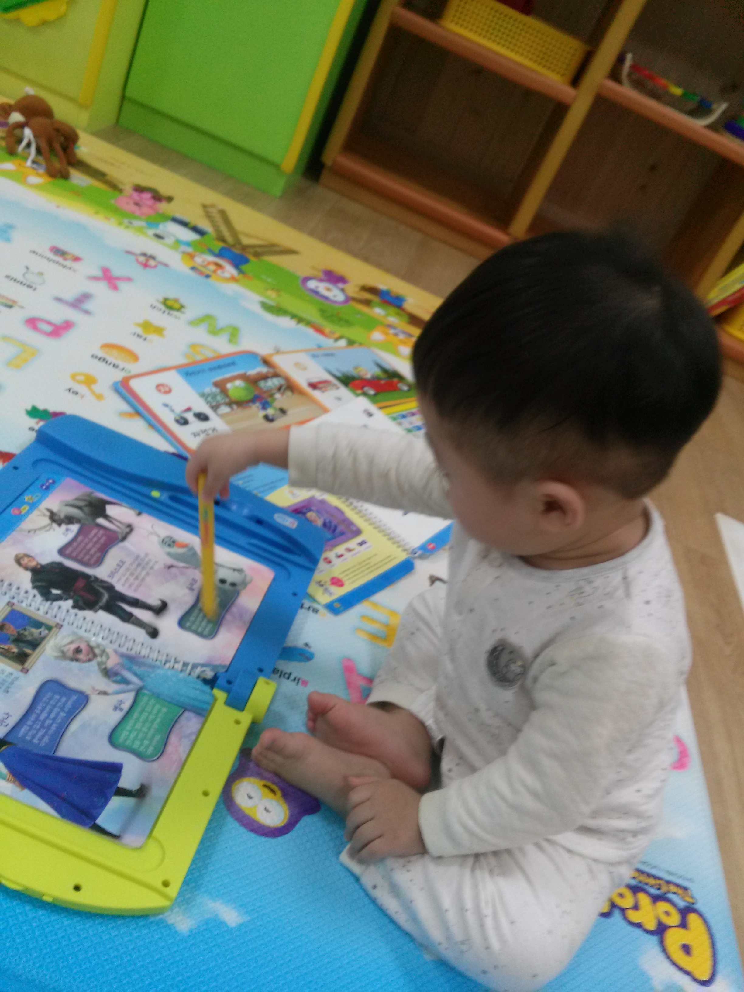 동요책 보며 노래를 불러요(야간시간제보육)