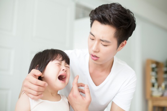 음식 거부하는 아이...혹시 구내염?